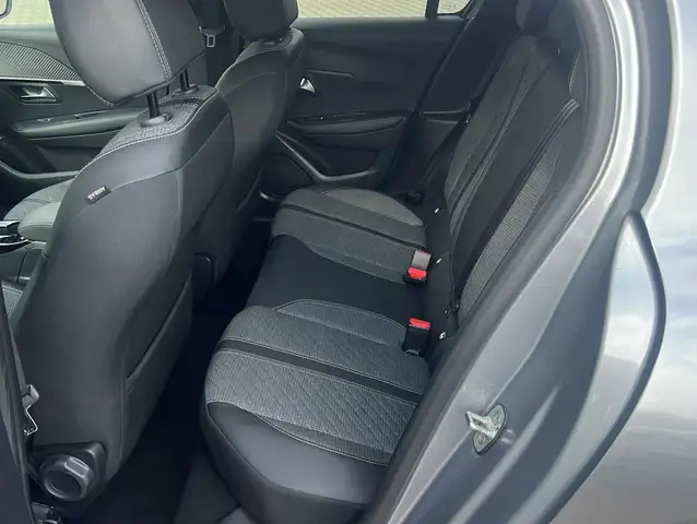 Peugeot 208 view 15