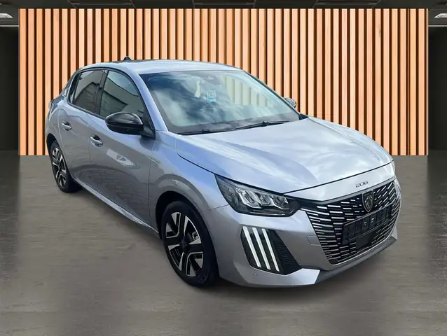 Peugeot 208 view 5