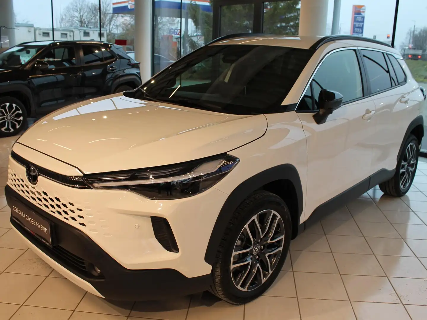 Toyota Corolla Cross 1,8 VVT-i Hybrid Aut. Active Drive Bianco - 1