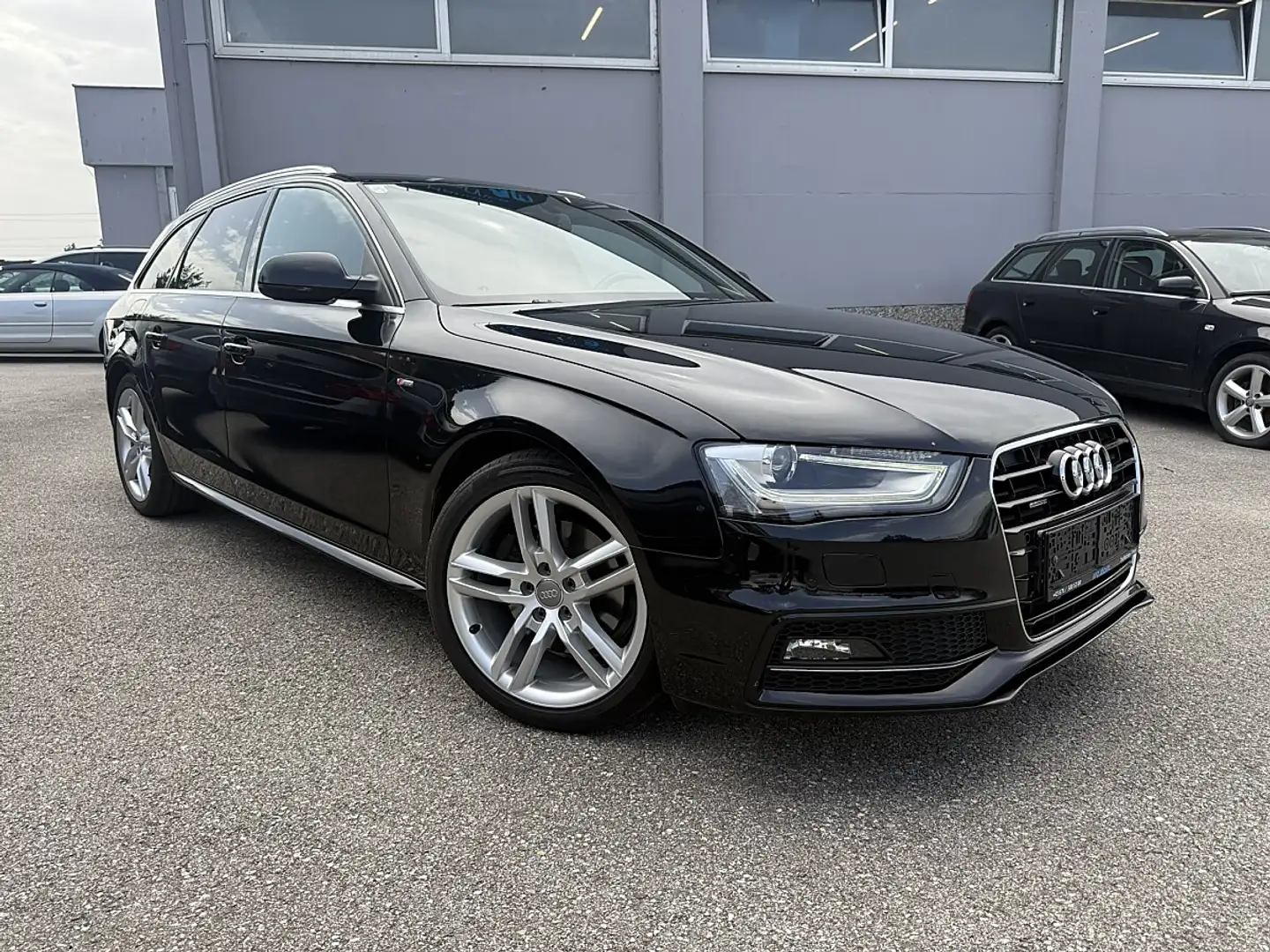 Audi A4 2.0 TDI DPF Avant Quattro S-line Schwarz - 2