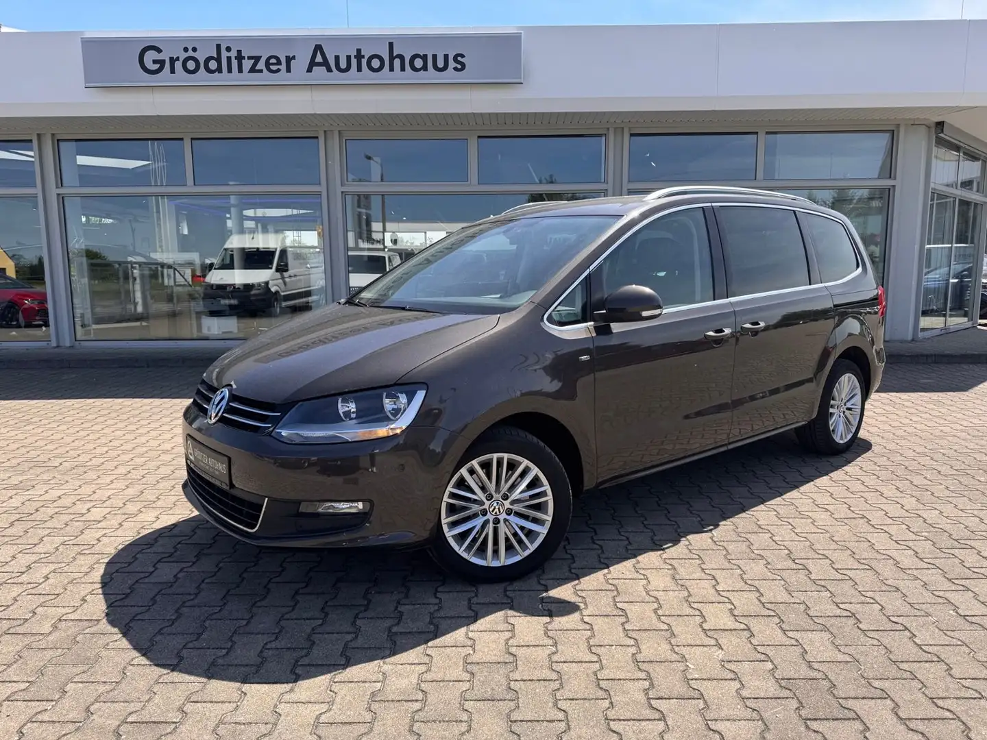 Volkswagen Sharan Cup 2,0 TDI DSG NAV|PDC|GRA Marrón - 2
