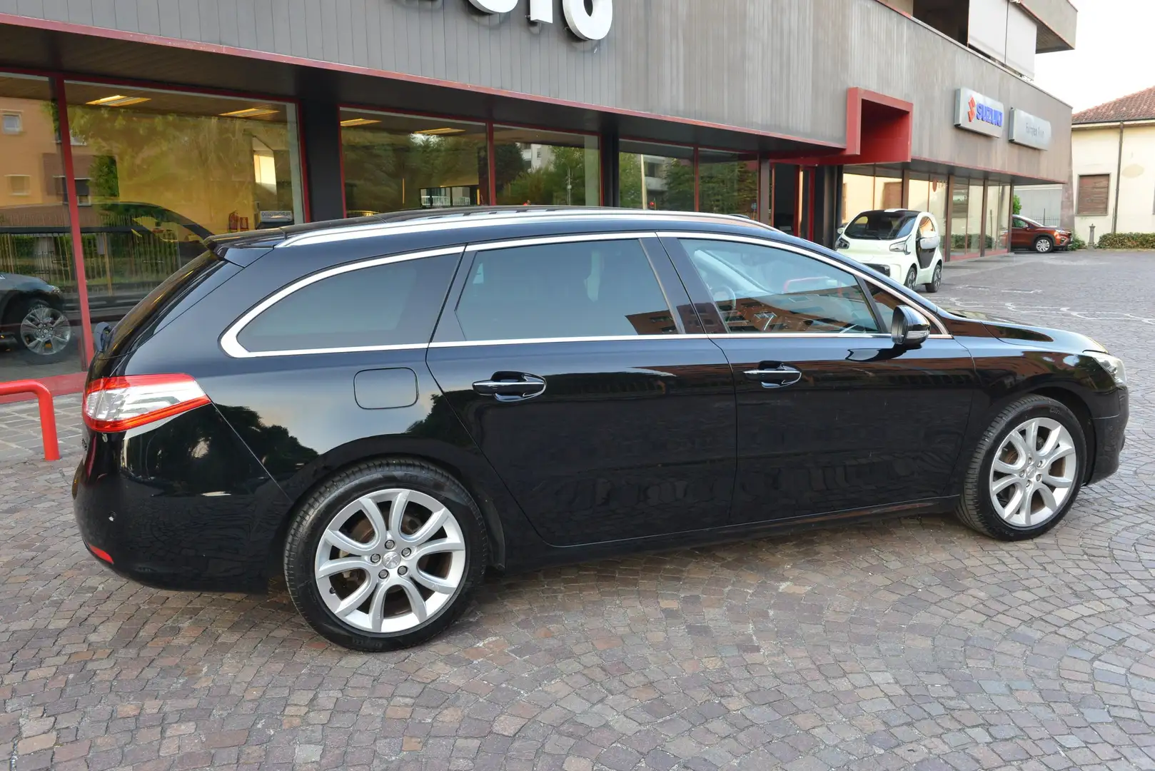 Peugeot 508 STATION WAGON ALLURE Nero - 2
