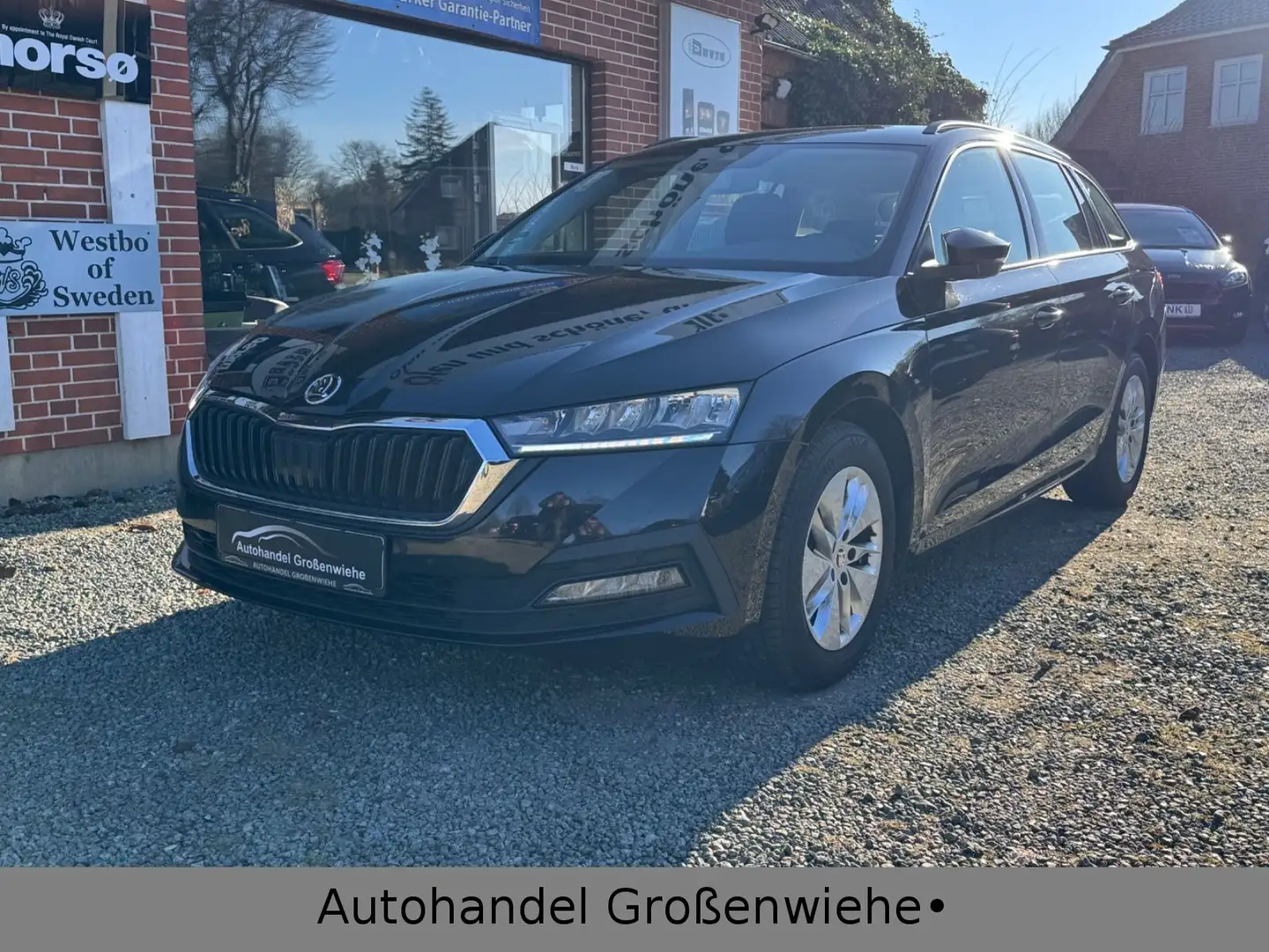 Skoda Octavia Combi Ambition*LED*ACC*SHZ*NAVI*DIGITALT Schwarz - 2