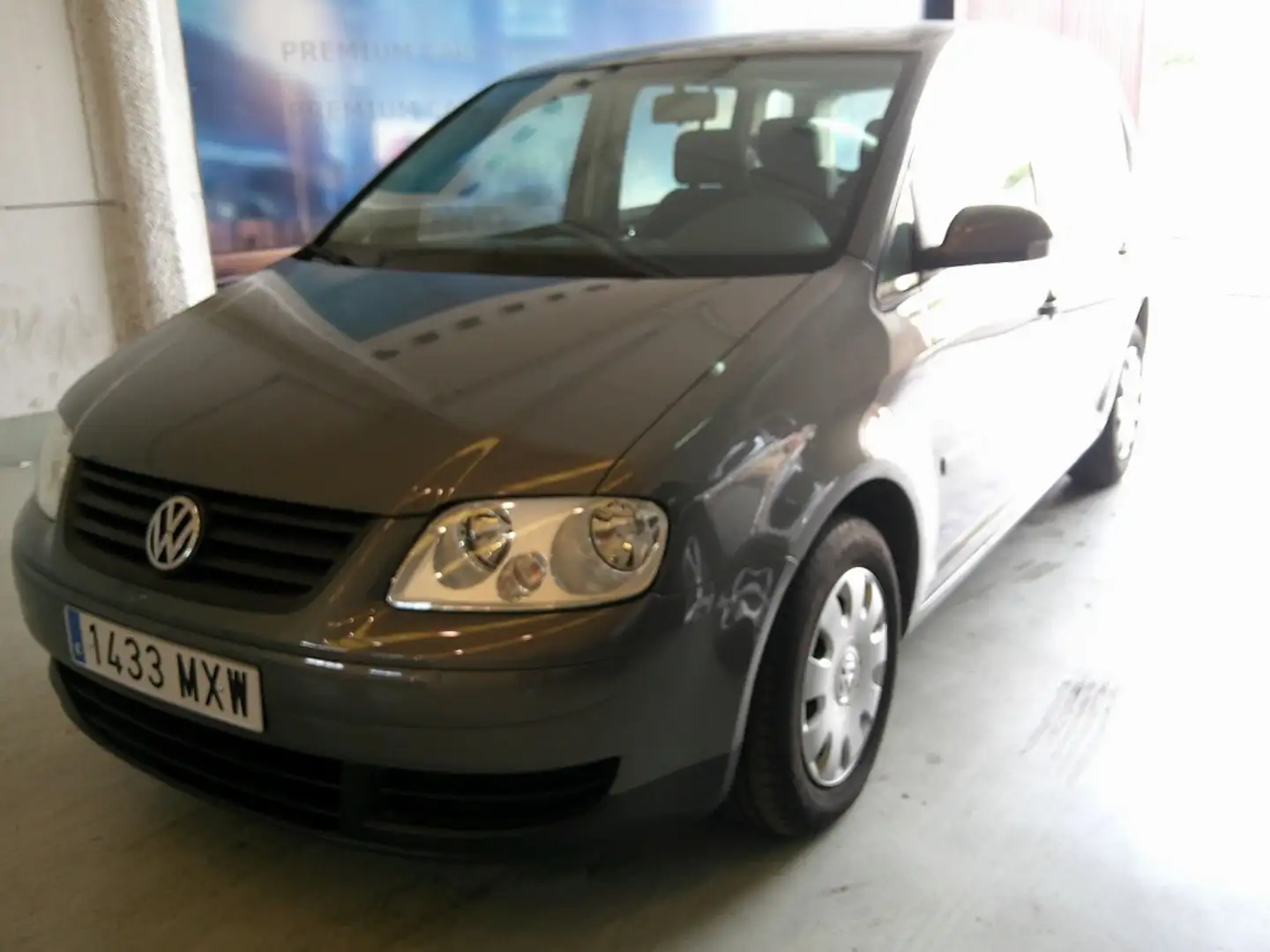 Volkswagen Touran 1.9TDI Edition 105 Gris - 1