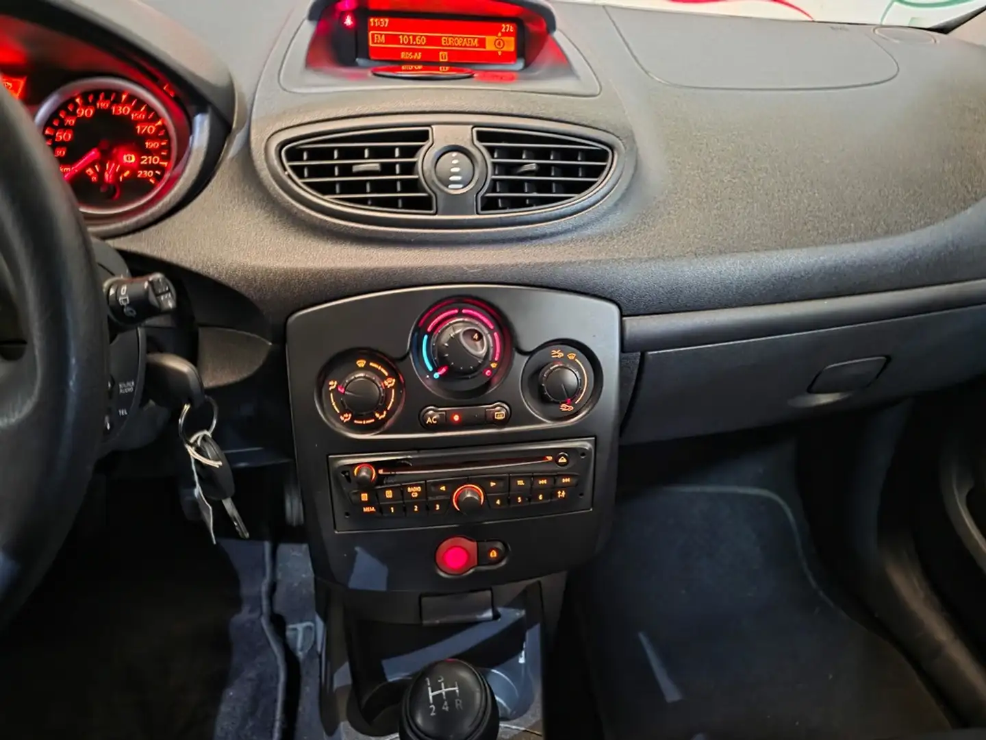 Renault Clio 1.2 Authentique Blanco - 2