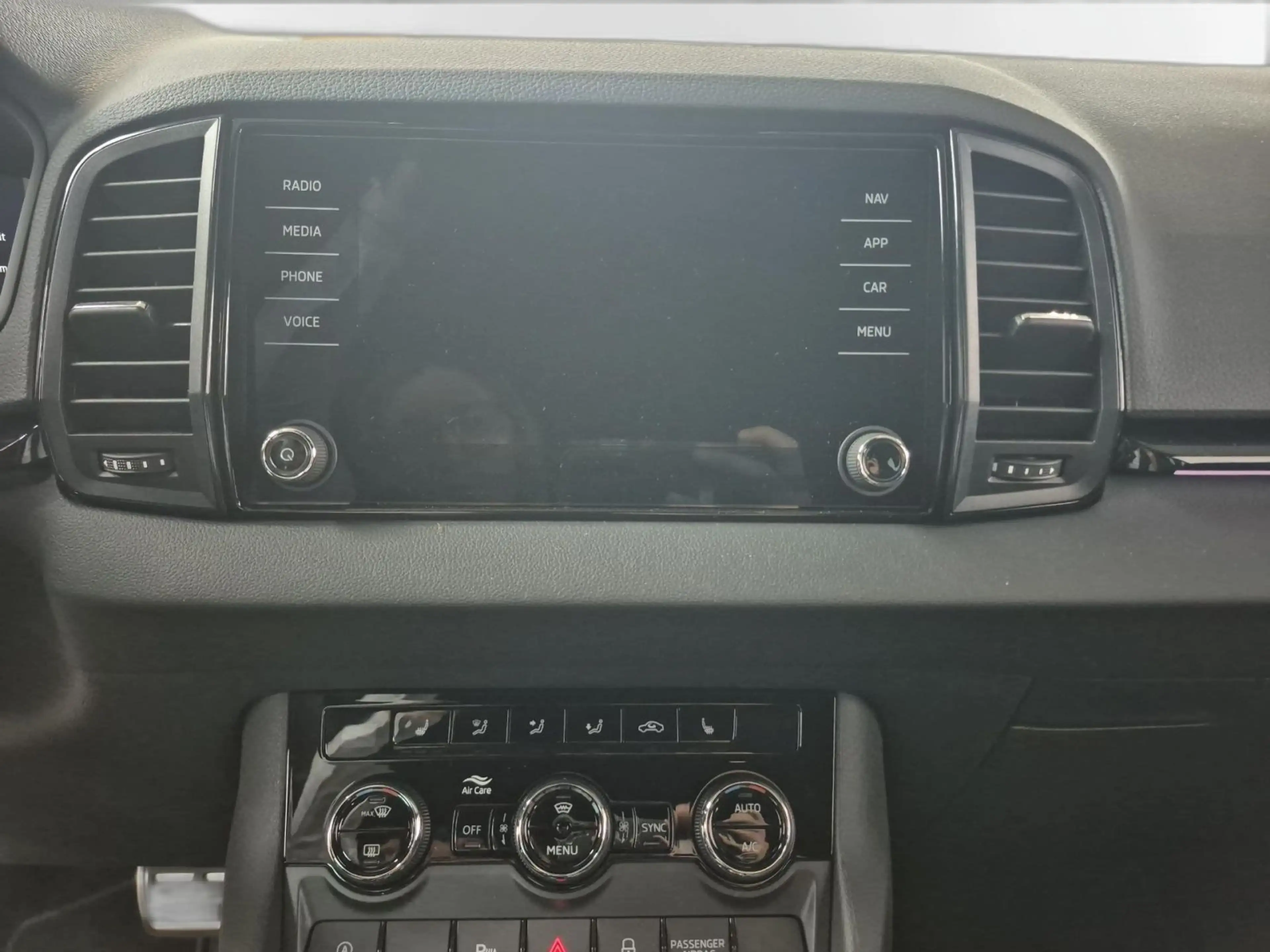 Skoda Karoq Sportline 1,5 TSI 110 kW DSG | Schwarz-Mag — photo 11