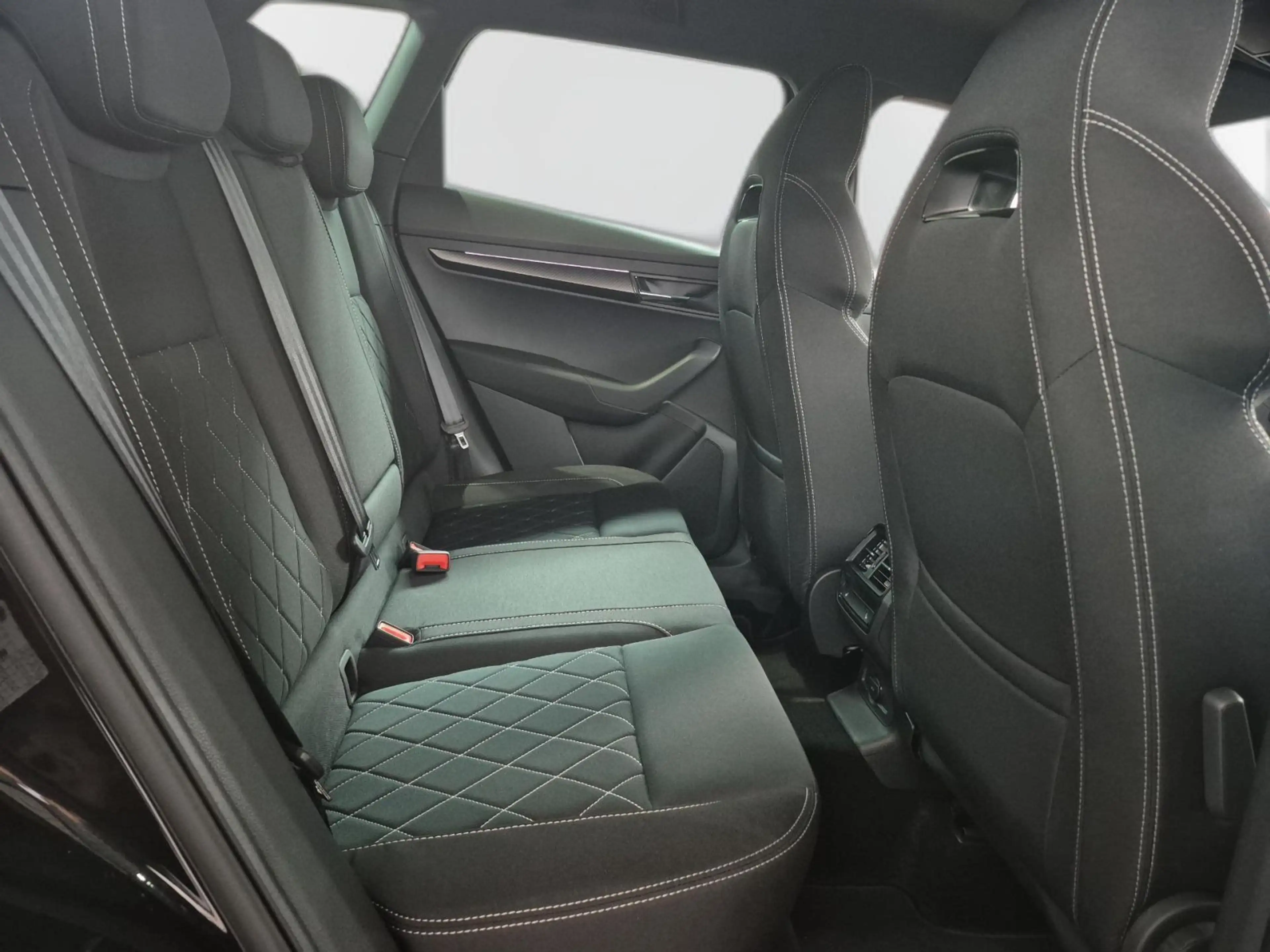 Skoda Karoq Sportline 1,5 TSI 110 kW DSG | Schwarz-Mag — photo 14