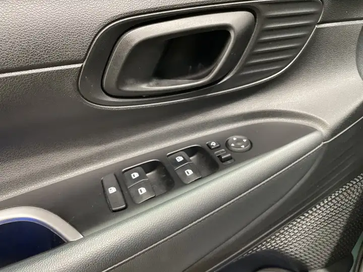Hyundai Bayon 1.0 TGDI 48V Maxx 2022, foto 22