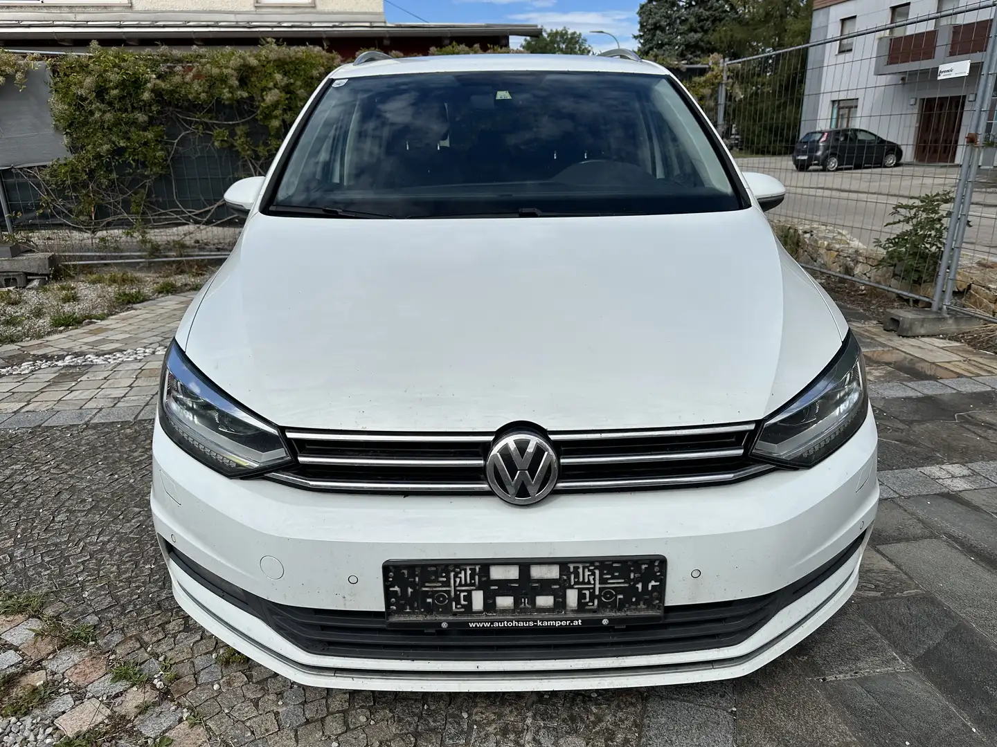 Volkswagen Touran Highline 1,6 SCR TDI DSG,Led Scheinwerfer Weiß - 2
