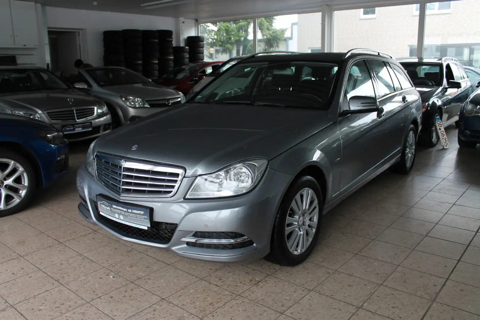 Mercedes-Benz C 180 C -Klasse T CGI BlueEfficiency Silber - 1
