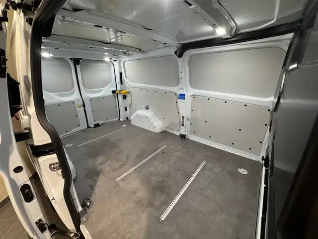 Ford Transit Custom view 13