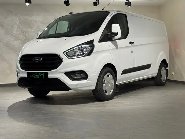 Ford Transit Custom view 2