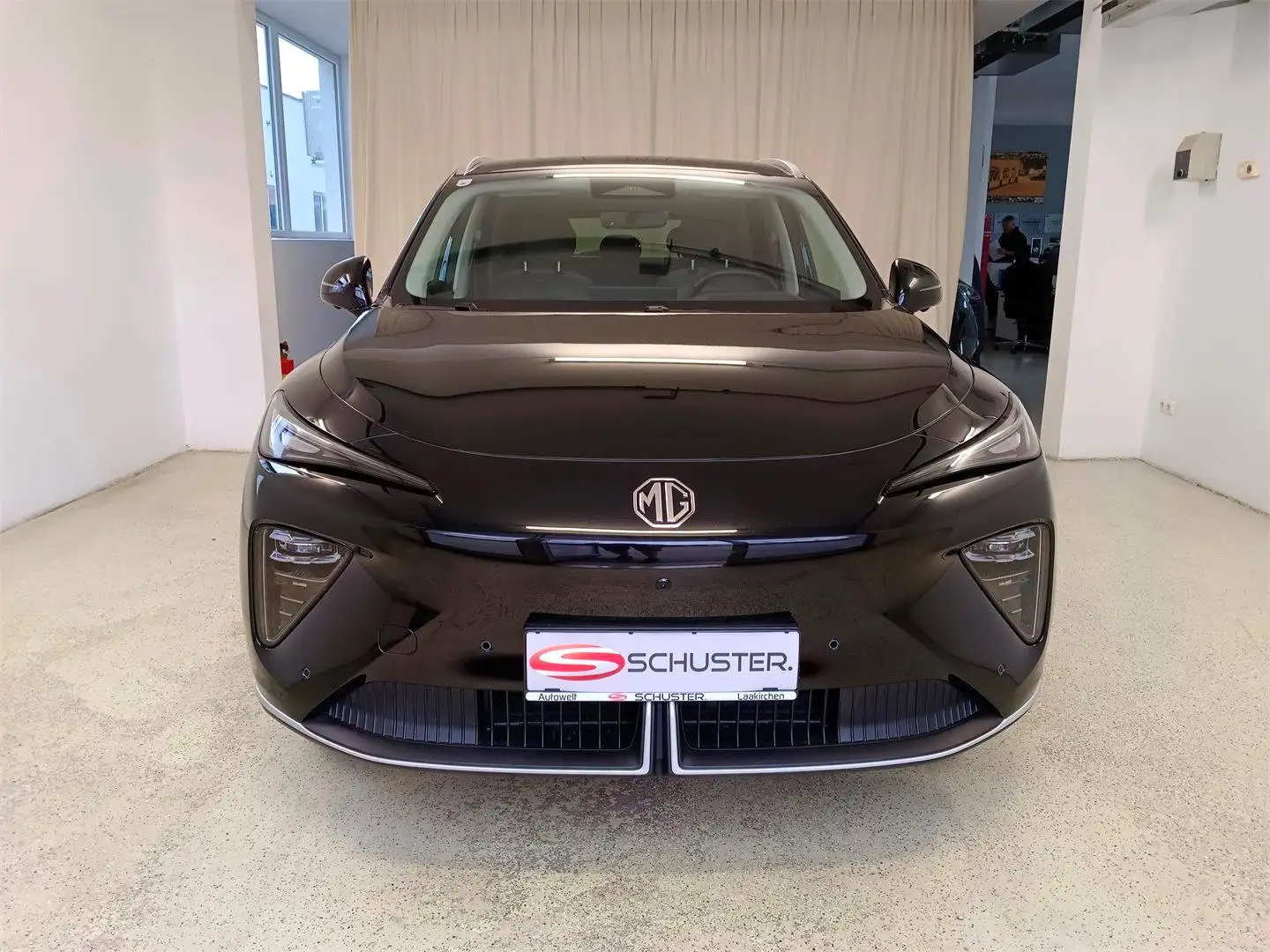 MG S6 Luxury 2WD 77kwh/180kw Schwarz - 2
