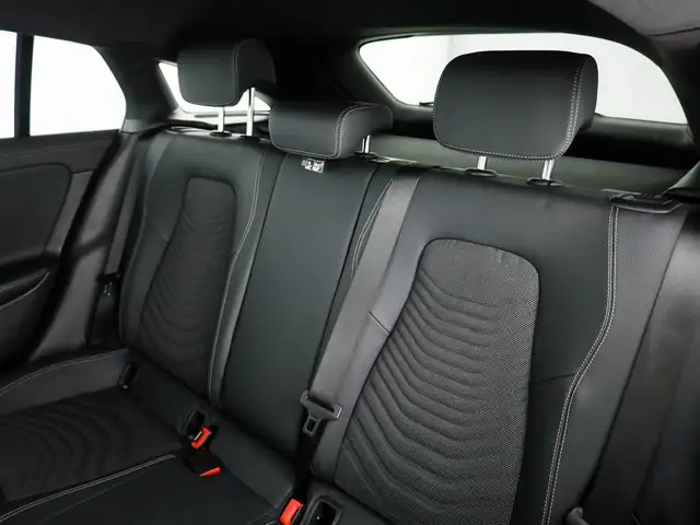 Mercedes-Benz Cla view 14
