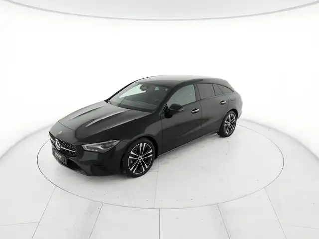 Mercedes-Benz Cla view 2