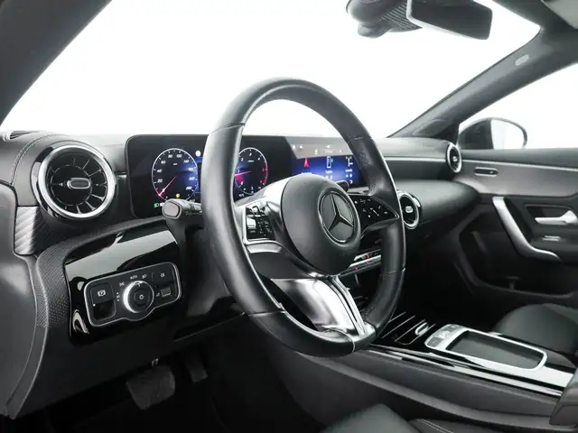 Mercedes-Benz Cla view 11