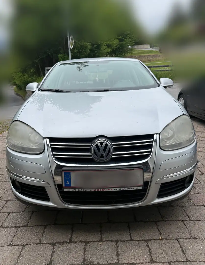 Volkswagen Jetta 2,0 Sportline TDI - 1
