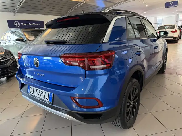 Volkswagen T-Roc view 5