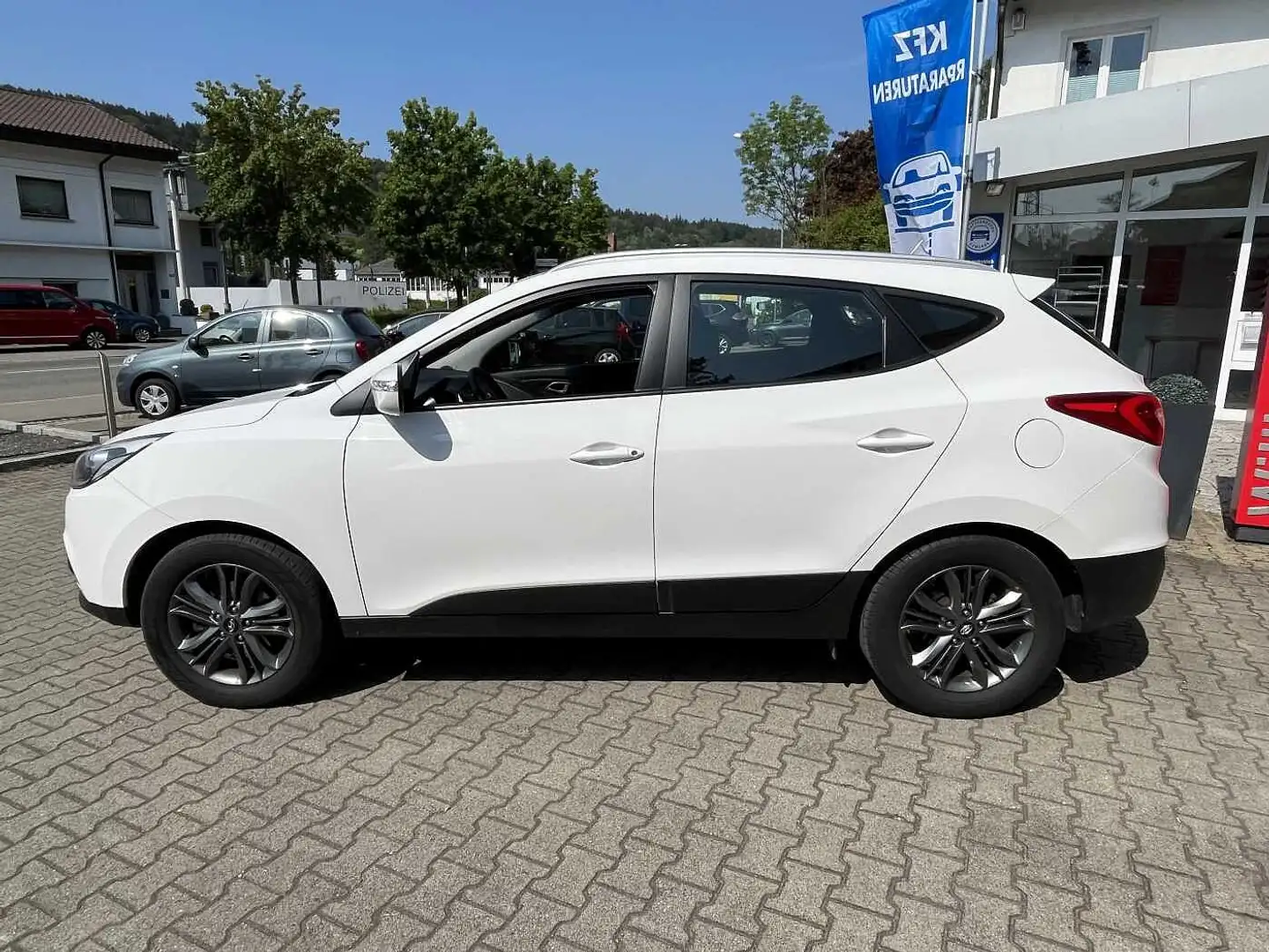 Hyundai iX35 2.0 CRDi 4WD Fifa World Cup Silver Edition Weiß - 2