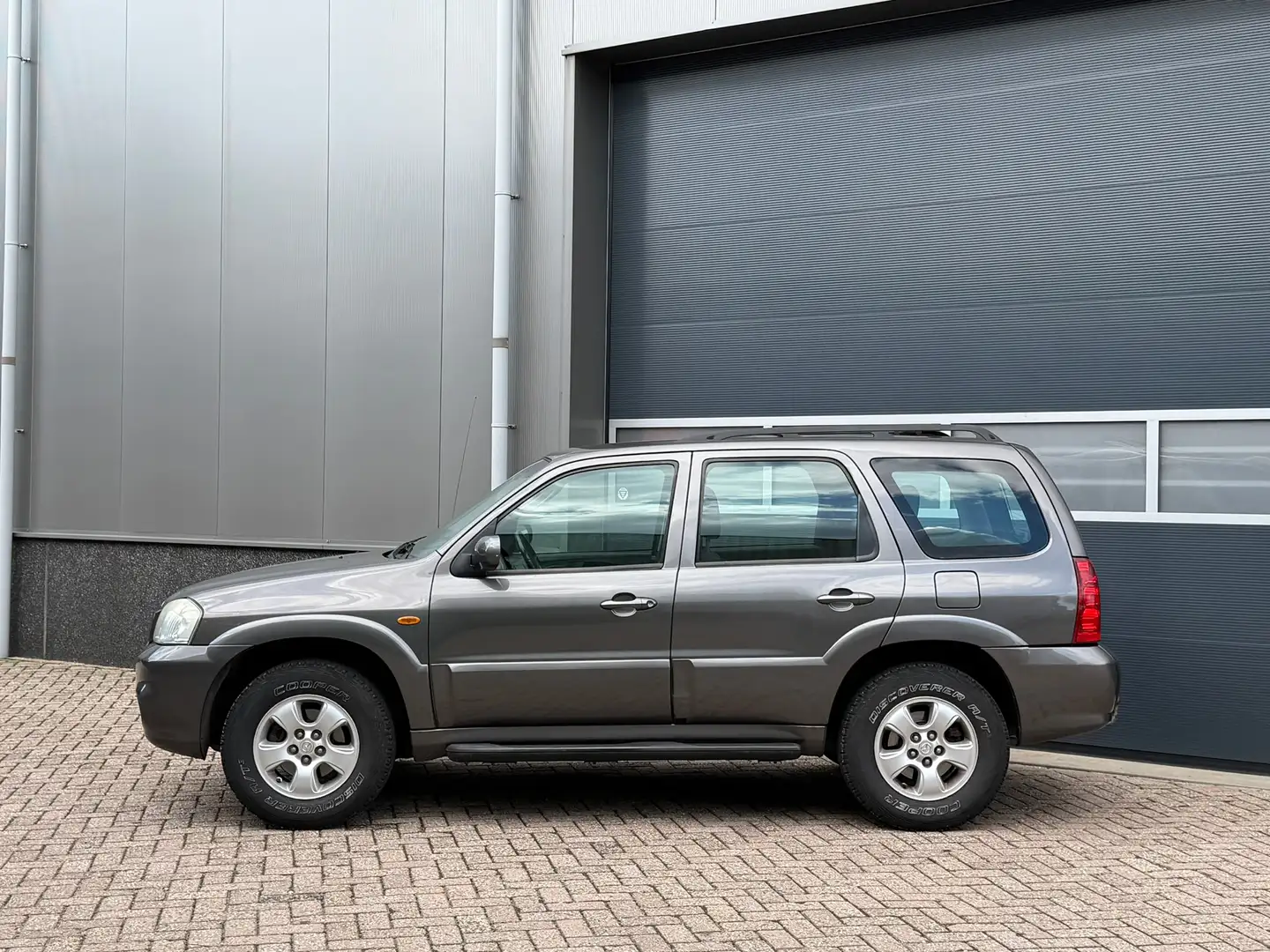 Mazda Tribute 2.3i Touring bj.2004 Airco|Trekh|Cc|Nap. Grau - 2