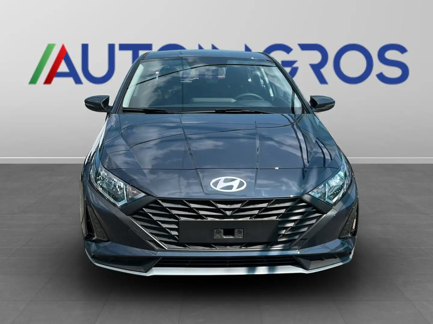Hyundai i20 i20 III 2023 1.2 mpi Connectline 79cv mt Gris - 2