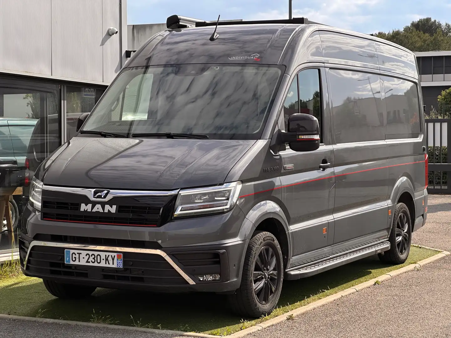 MAN TGE 3180 BVA8 177CH INDIVIDUAL S AMENAGE TVA Gris - 1