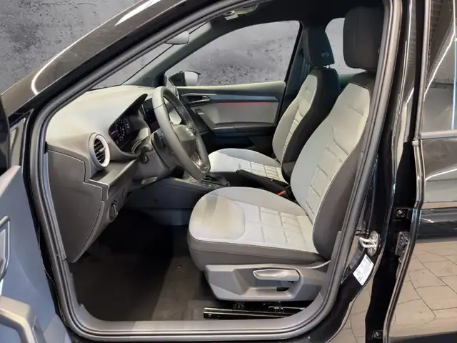 Seat Arona view 8