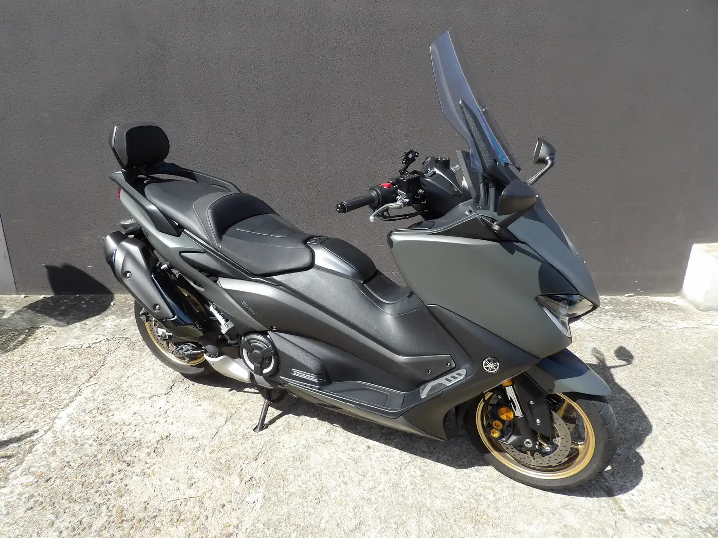 Yamaha TMAX 560 Gris - 1