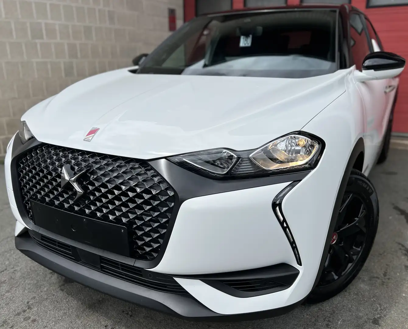 DS Automobiles DS 3 Crossback 1.2 PureTech Performance Line + CAMÉRA + NAVI Blanc - 1