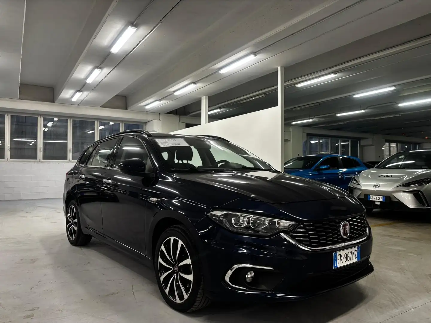 Fiat Tipo SW 1.6 mjt Lounge s&s 120cv dct Albastru - 1