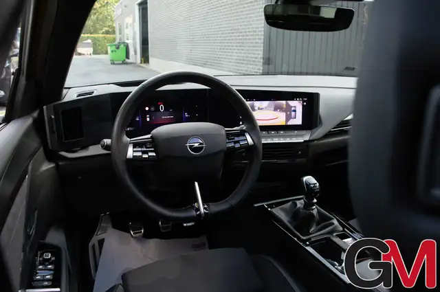 Opel Astra view 12