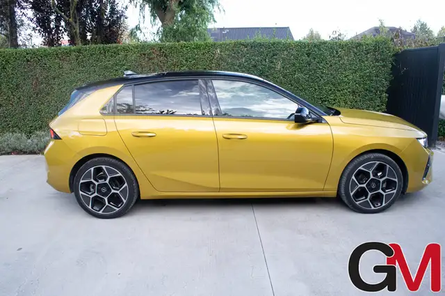 Opel Astra view 4