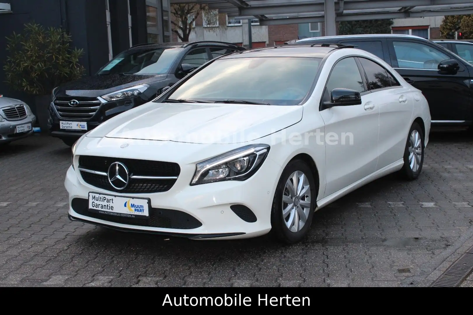 Mercedes-Benz CLA 180 *NIGHT PAKET*URBAN*NAVI*PANORAMA*ILS*TOP* Weiß - 1