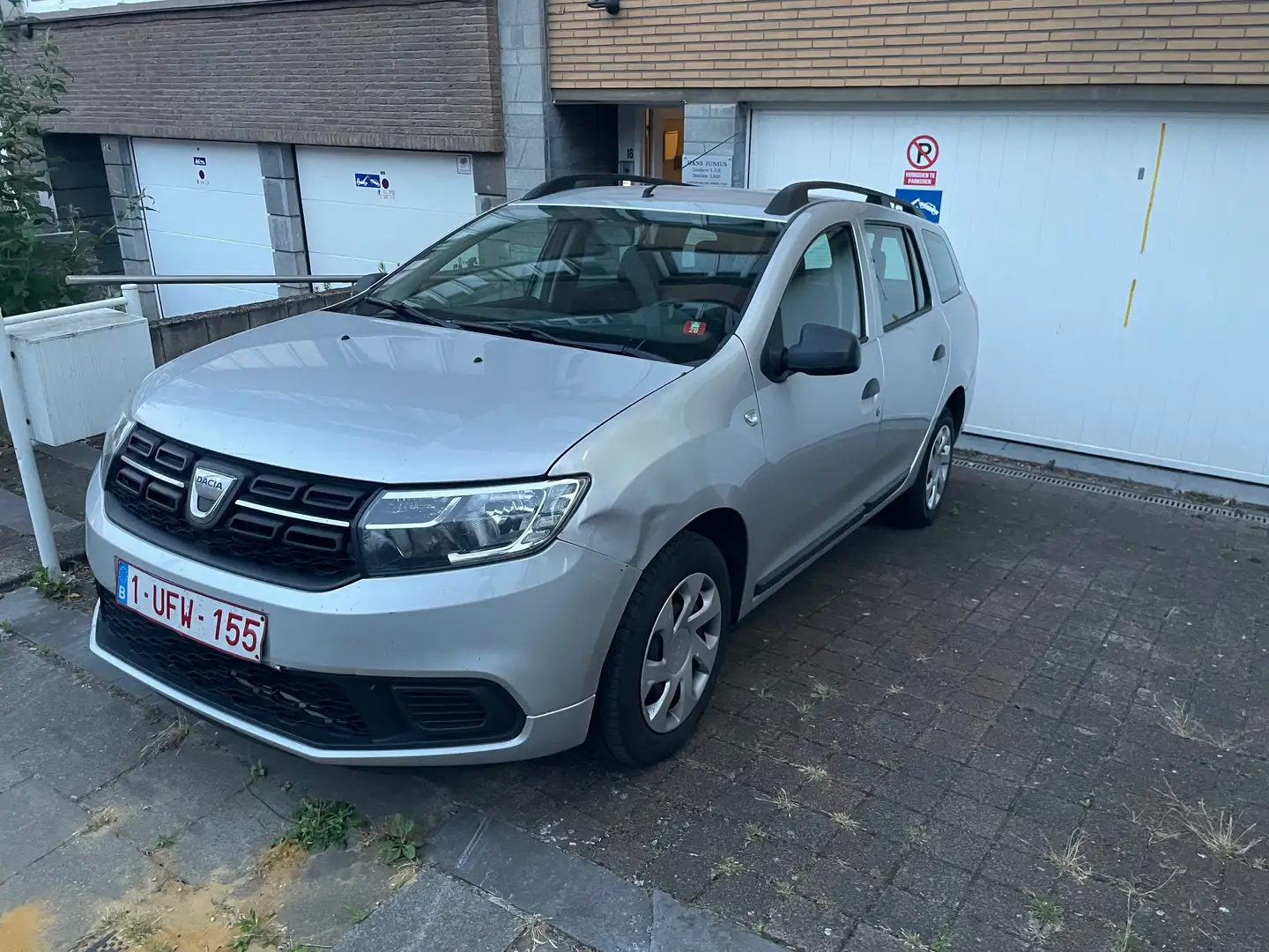 Dacia Logan Logan MCV TCe 90 AMBIANCE Zilver - 1