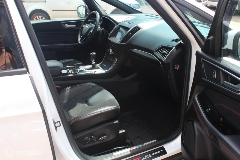 Ford S-Max 1.5 ST-Line Pano/20Inch/Leder/Camera/Trekhaak/Etc — photo 16