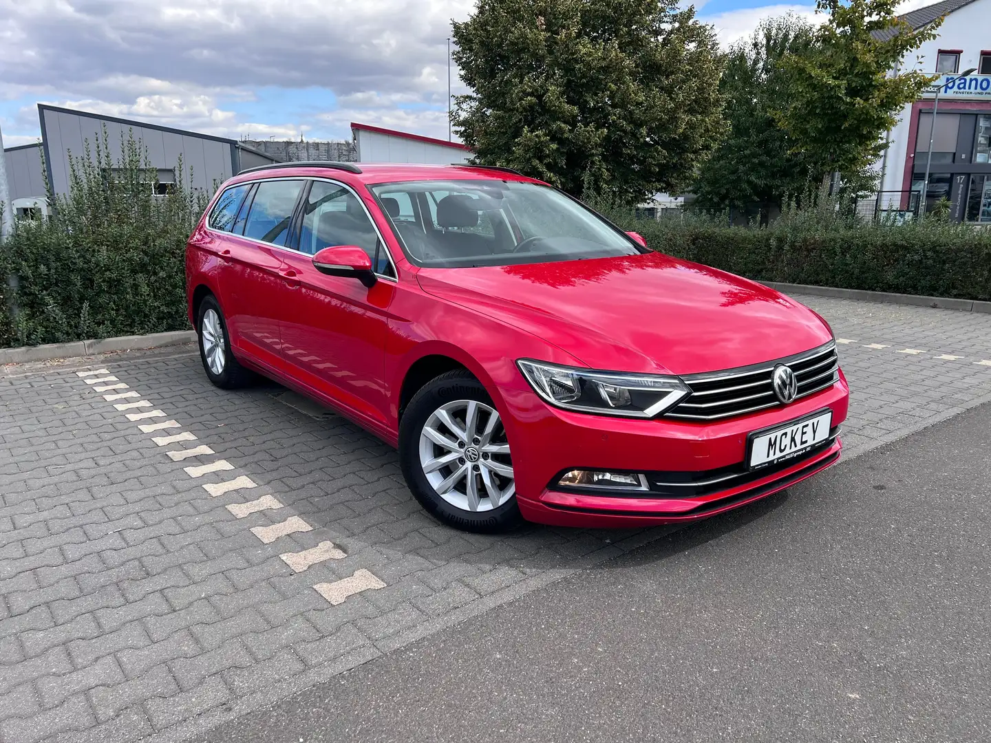 Volkswagen Passat Variant Comfortline ACC Massagesitzt Rojo - 2