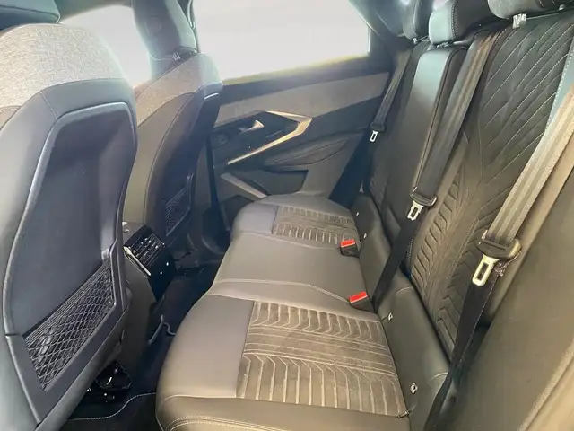 Peugeot 3008 view 8