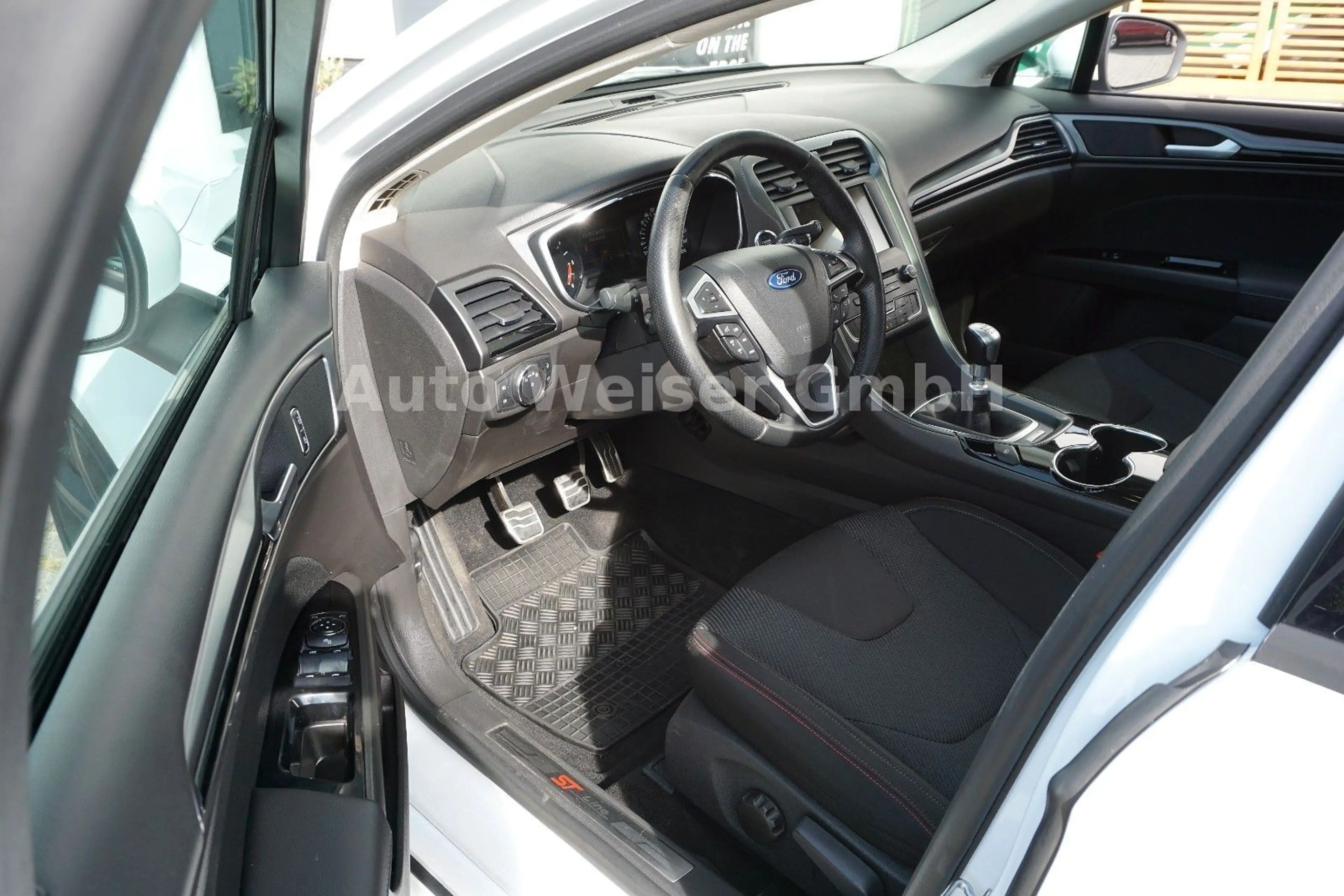 Ford Mondeo Turnier ST-Line LED Navi SHZ PDC 20" — photo 10