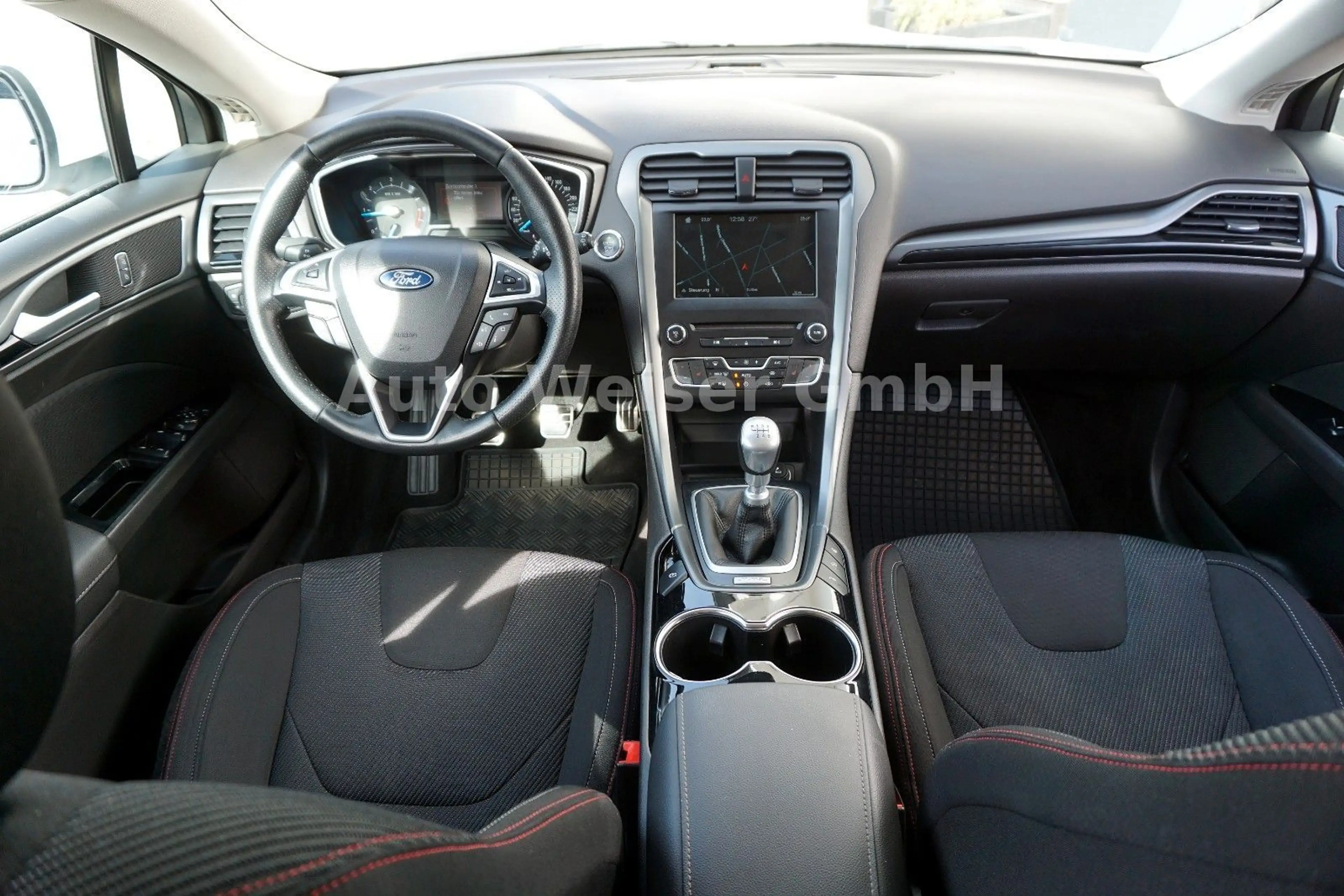 Ford Mondeo Turnier ST-Line LED Navi SHZ PDC 20" — photo 11