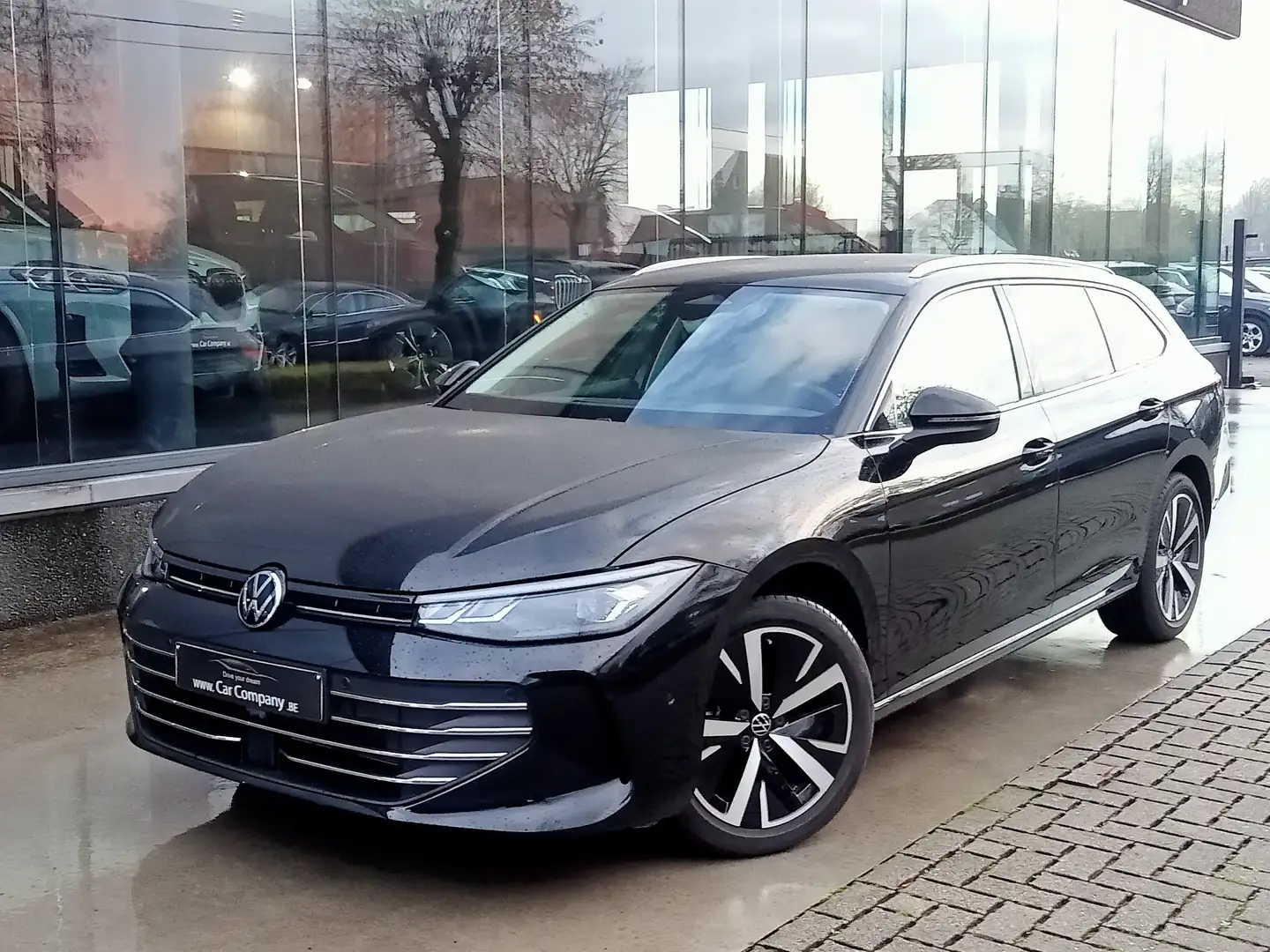 Volkswagen Passat Variant Passat Variant 1.5 e-TSI OPF DSG*LEDER*GPS*TREKH Zwart - 2