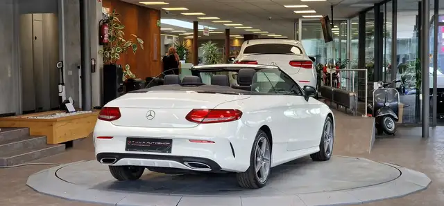 Mercedes-Benz C-Class view 9