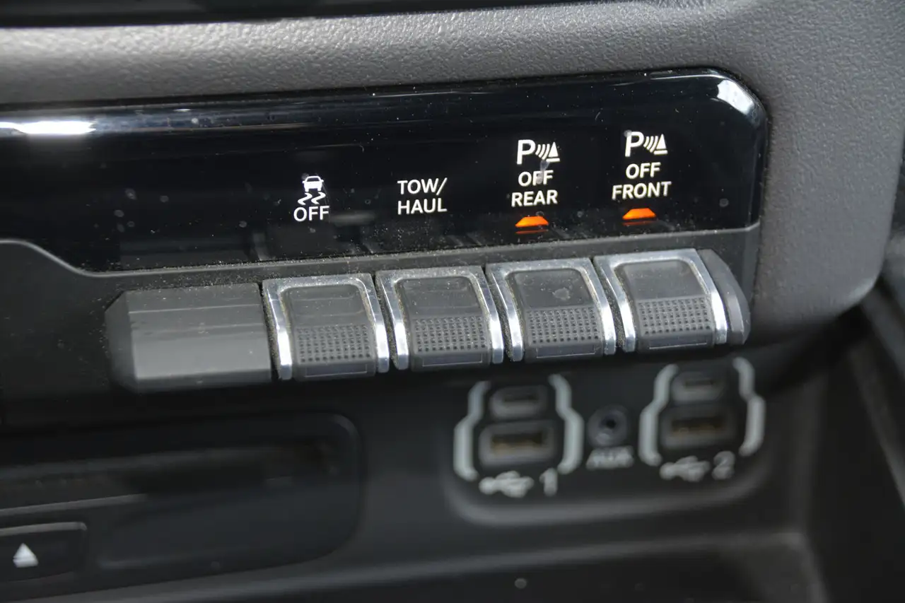 RAM 1500 снимка RAM 1500