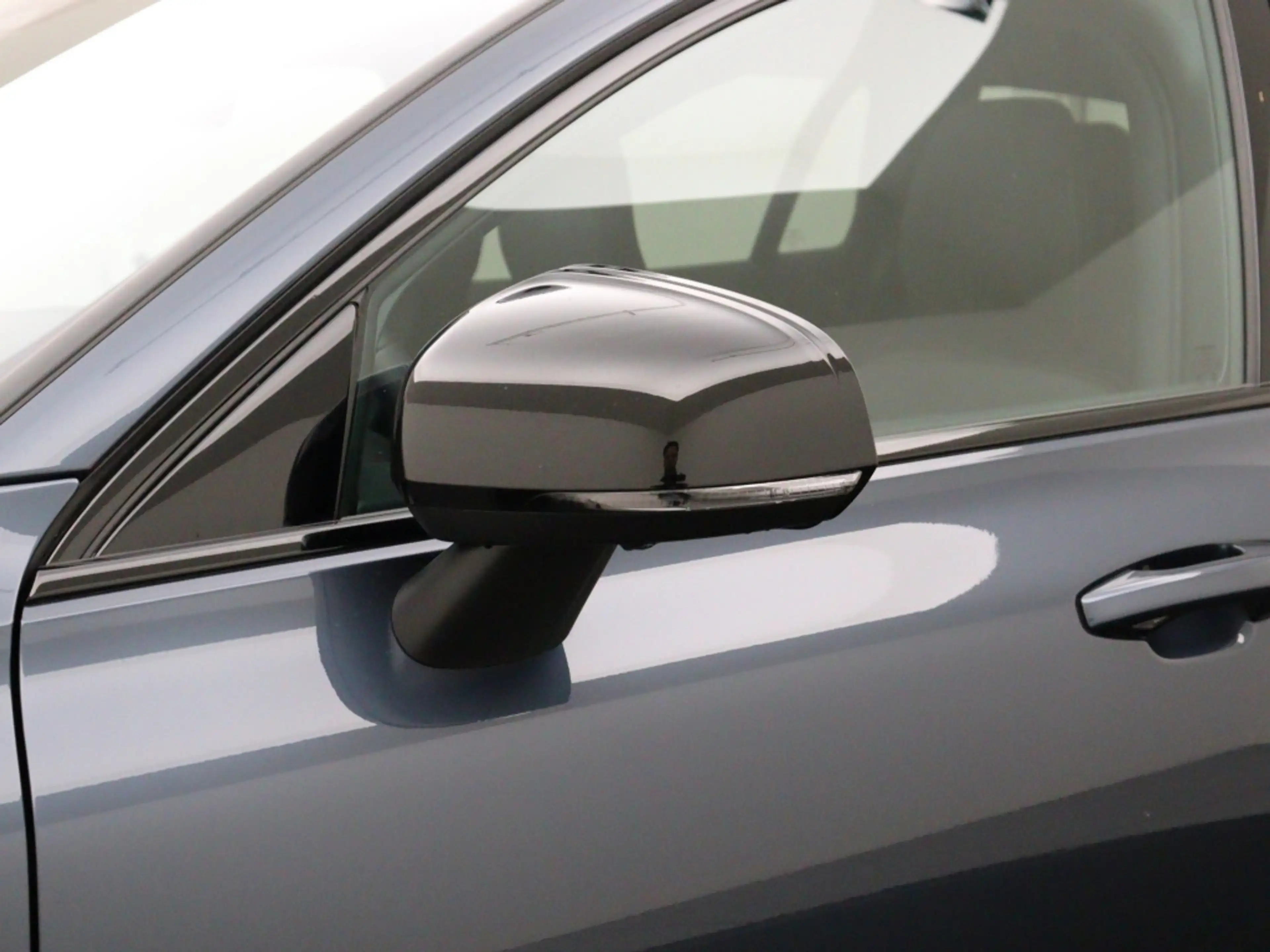 Volvo V60 T8 PLUG-IN HYBRID PLUS DARK HEAD-UP SCHUIFDAK 19IN — photo 9