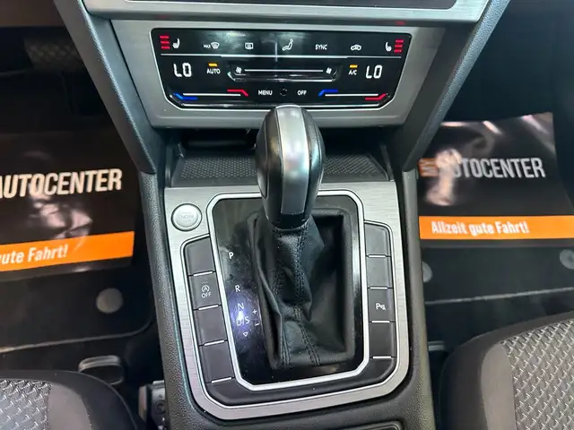 Volkswagen Passat view 10