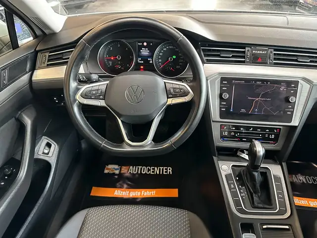 Volkswagen Passat view 7