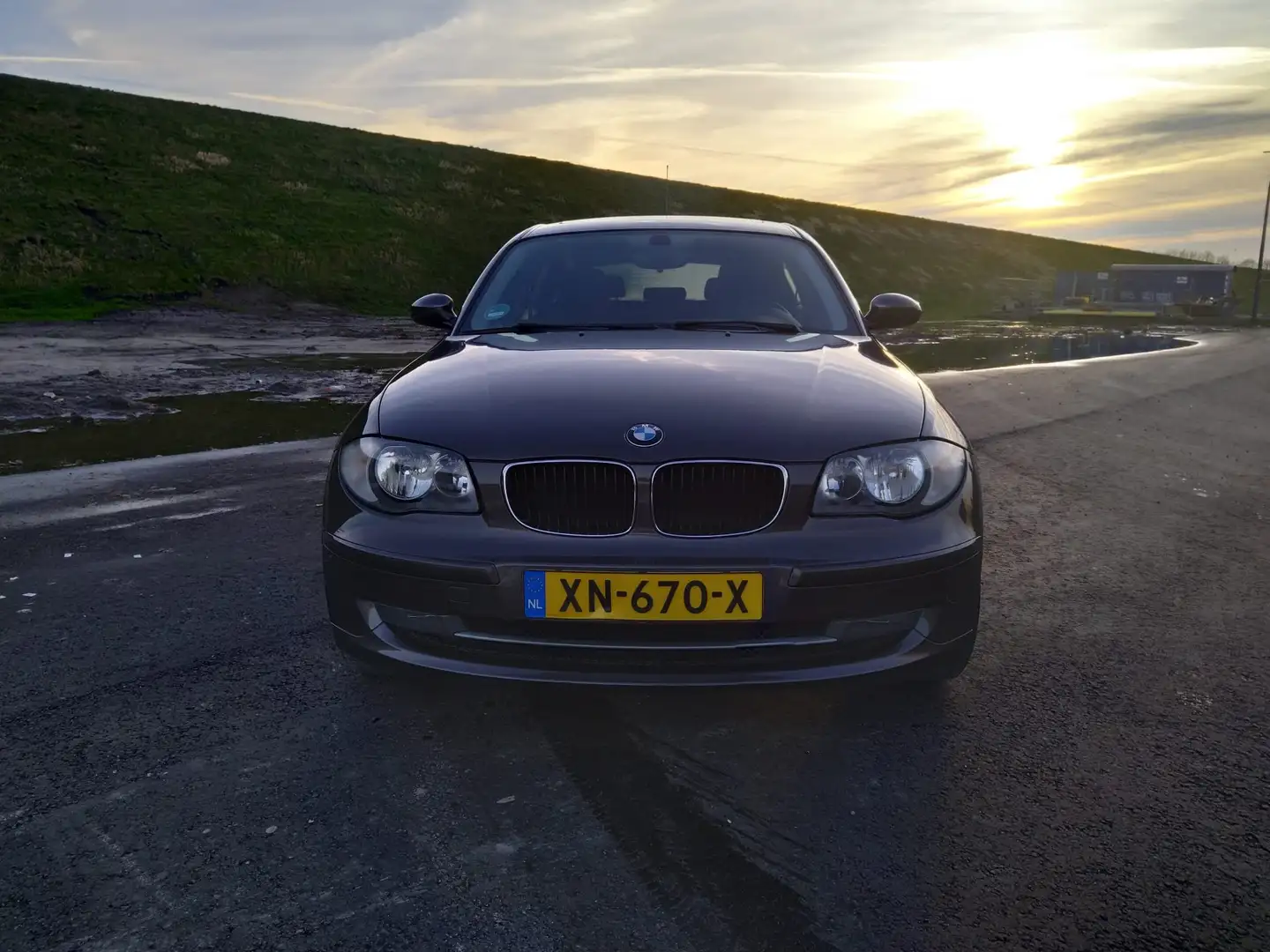 BMW 118 118i Brun - 2