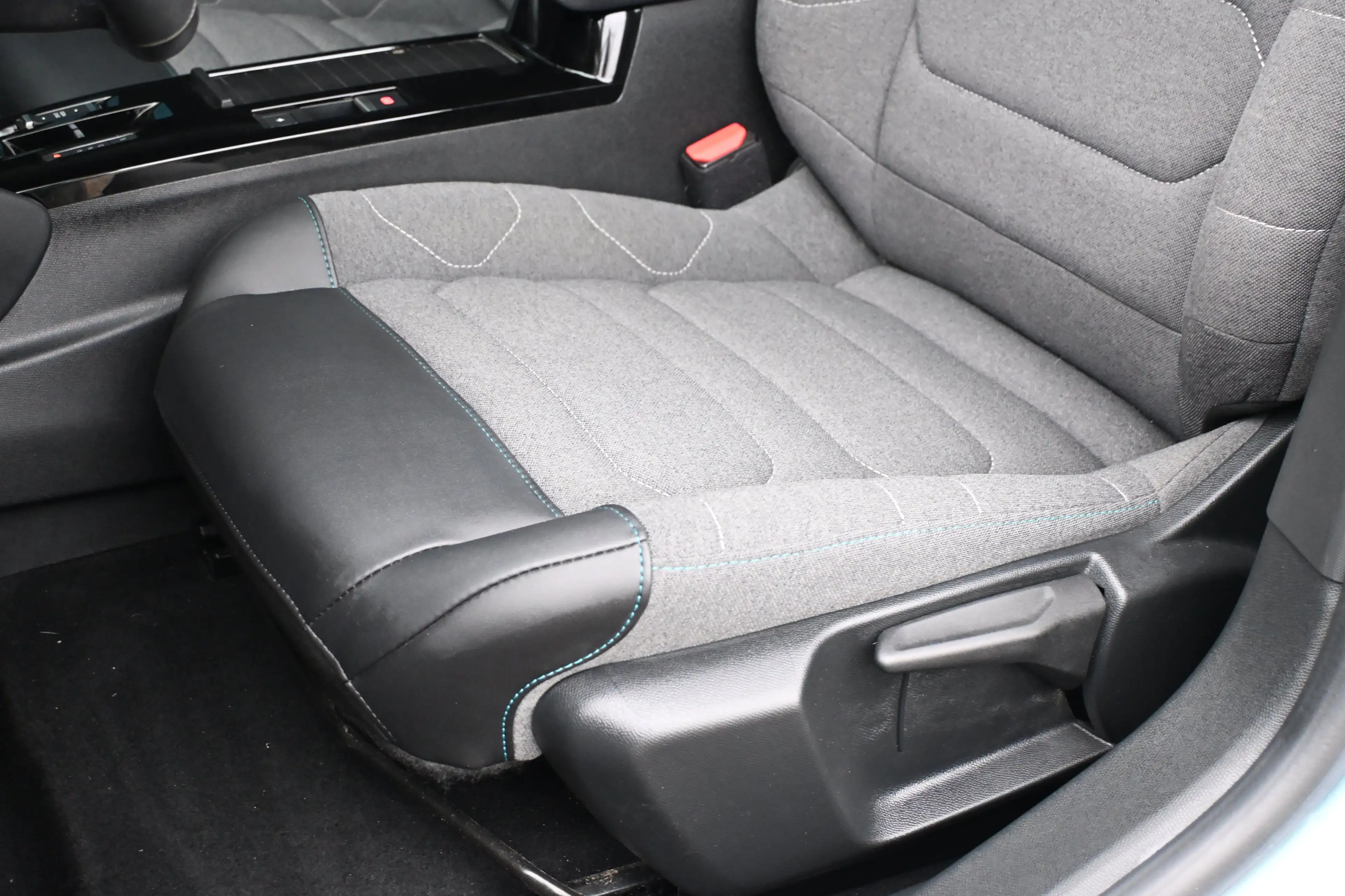 Citroen E-C4 Electric Feel Pack 50 kWh 3 Fase 87%SOH! | Afn. Trekhaak | — photo 9