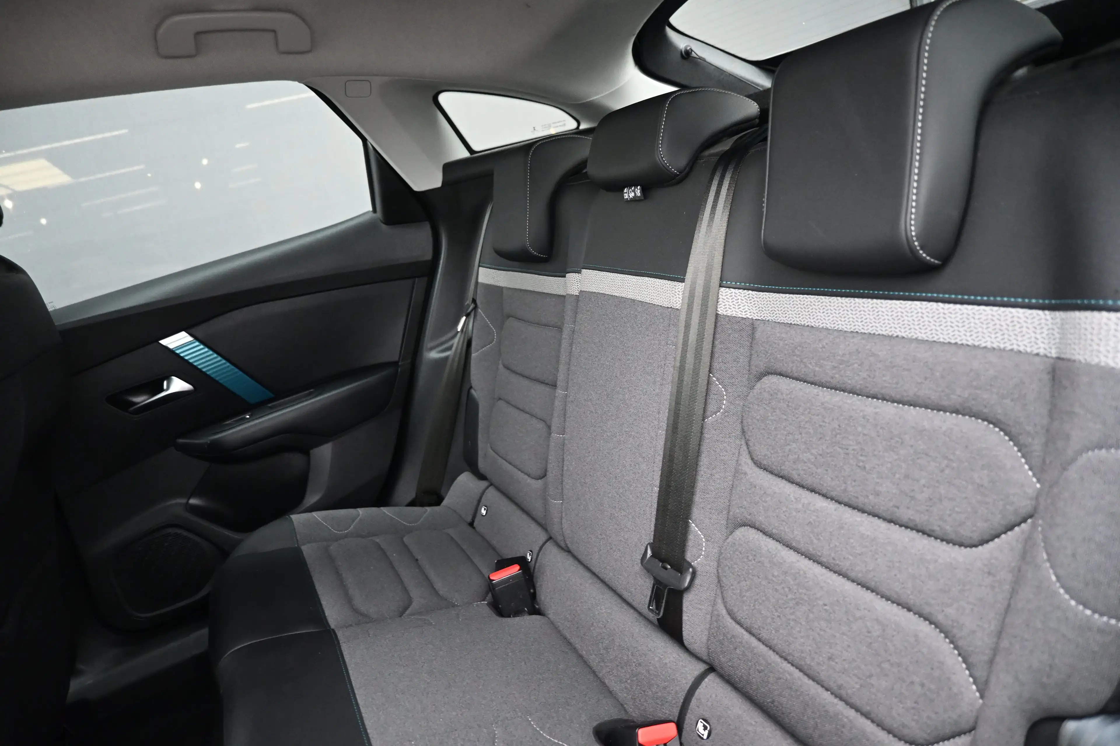 Citroen E-C4 Electric Feel Pack 50 kWh 3 Fase 87%SOH! | Afn. Trekhaak | — photo 11