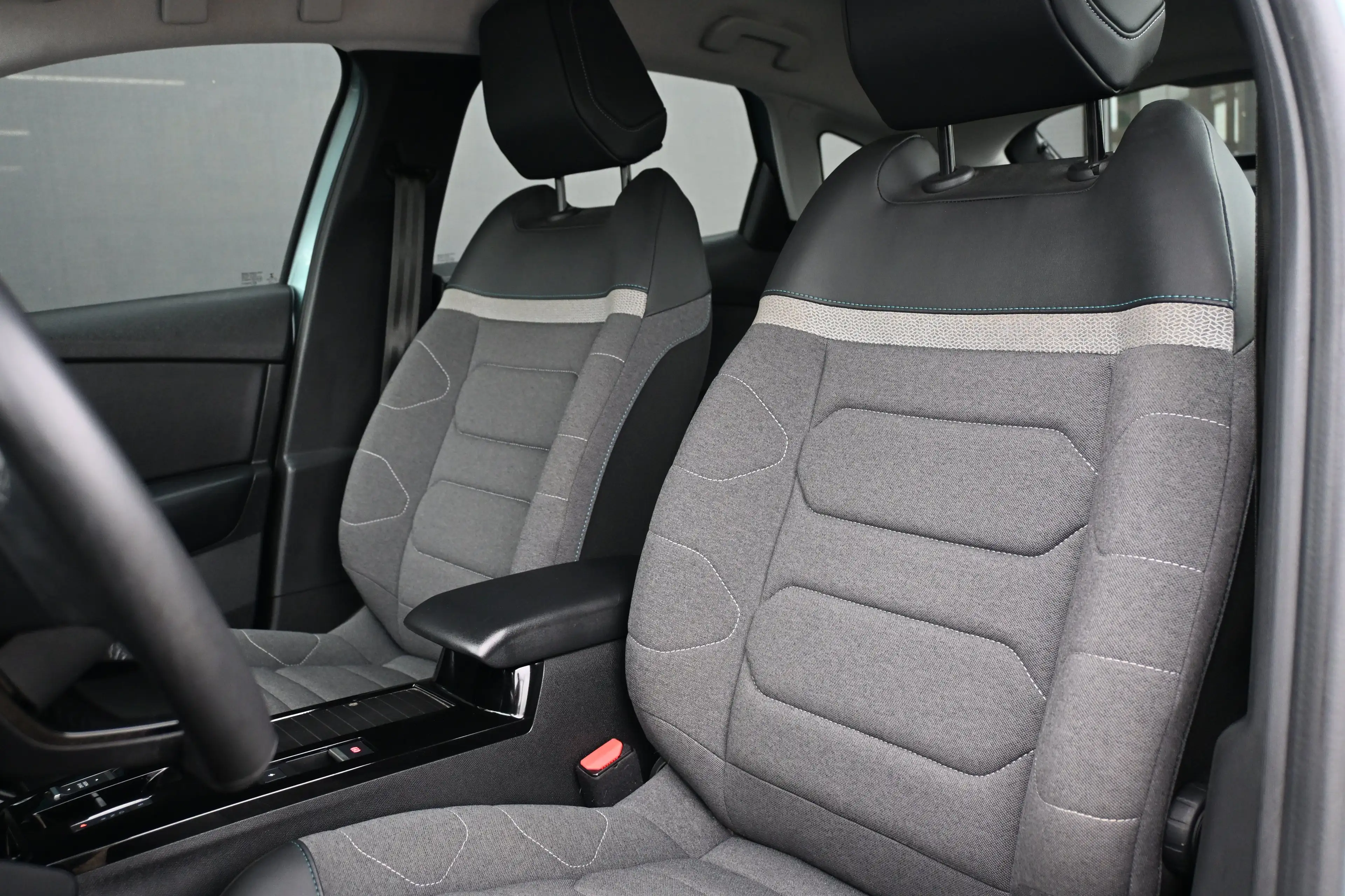Citroen E-C4 Electric Feel Pack 50 kWh 3 Fase 87%SOH! | Afn. Trekhaak | — photo 8