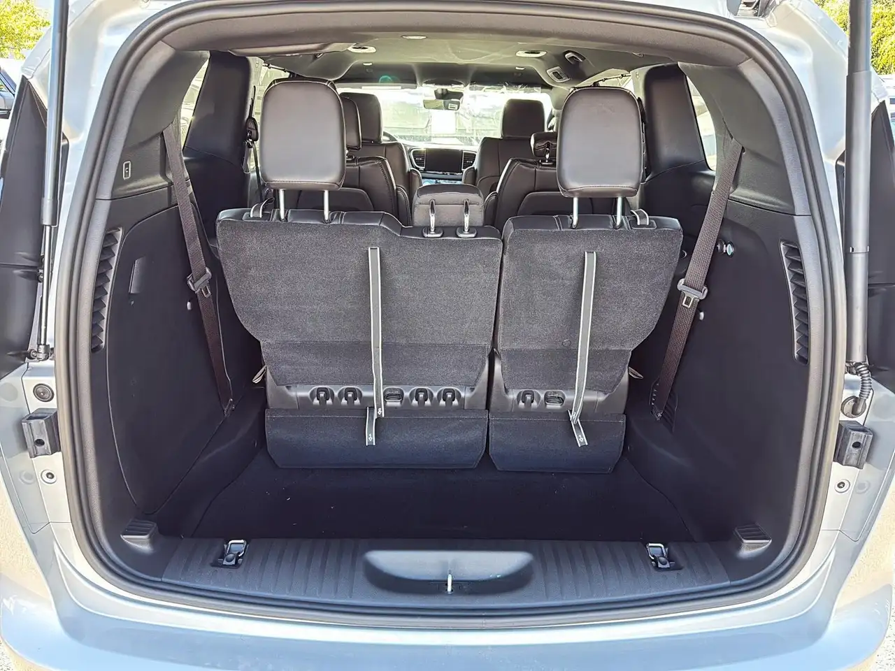 Chrysler Grand Caravan снимка Chrysler Grand Caravan